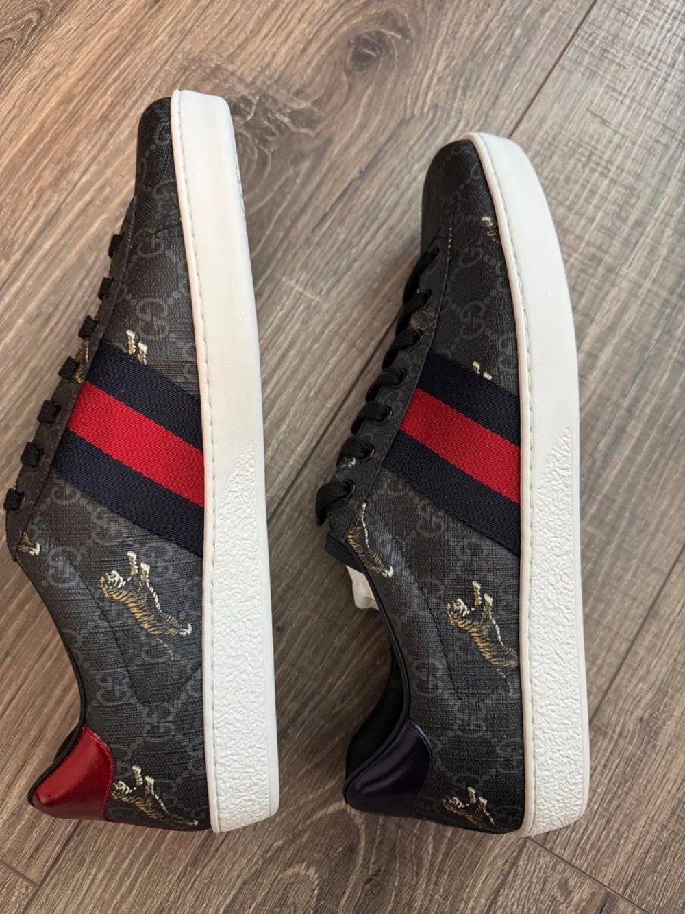 Gucci Black Leather Low-Top Sneaker with Red & Navy Web Stripe - Picture 3 of 10